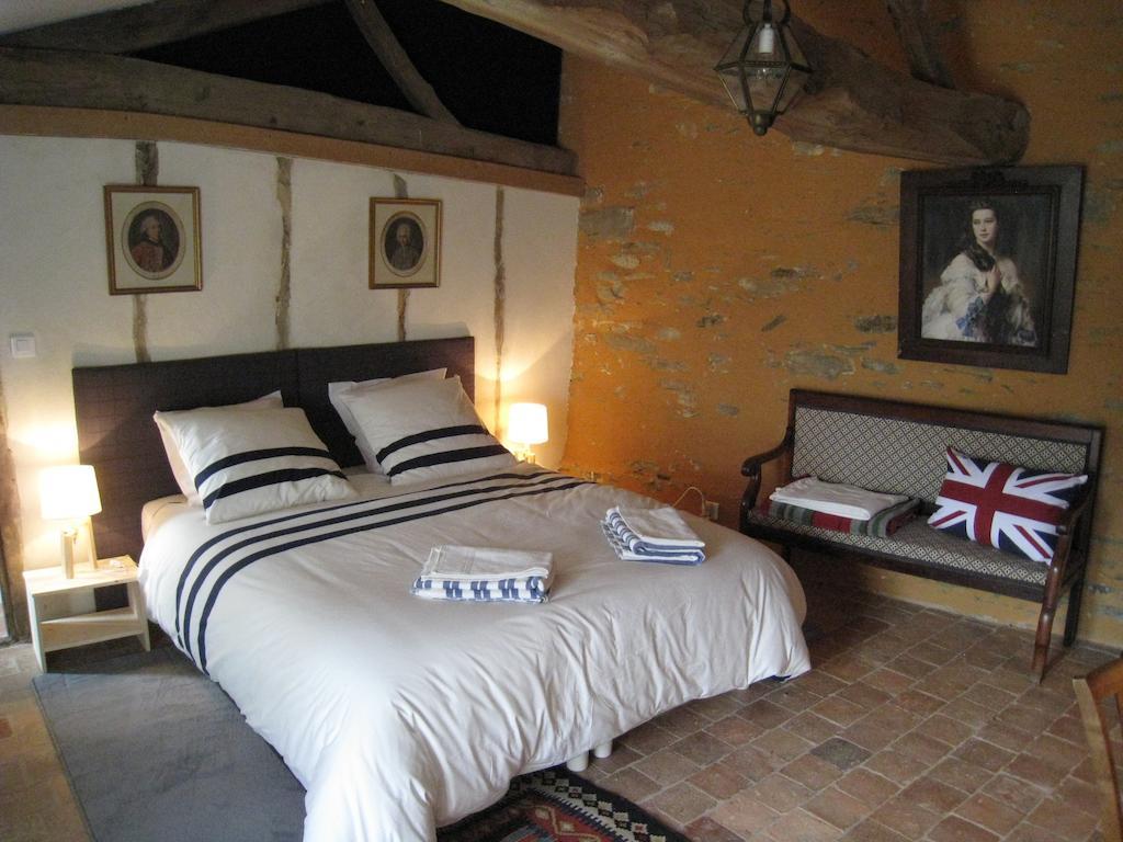 Bed and Breakfast Le Logis Des Tourelles Beaupreau Номер фото